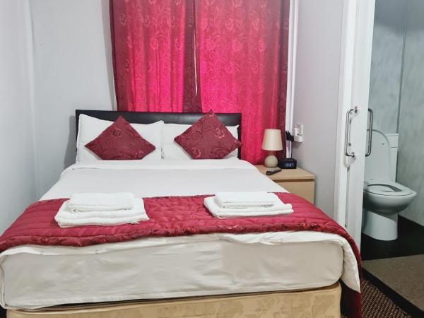 Dalry Guesthouse : photo 8 de la chambre chambre double avec salle de bains privative