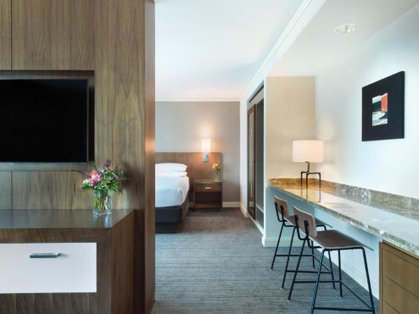 Hyatt Regency Denver at Colorado Convention Center : photo 3 de la chambre suite lit king-size