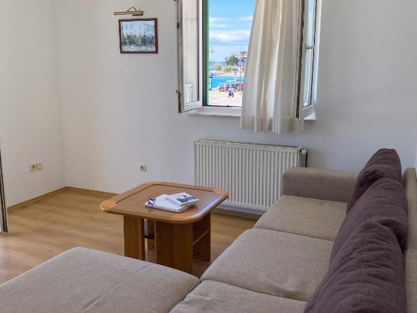 Villa Adria : photo 10 de la chambre appartement 3 chambres avec balcon et vue sur la mer
