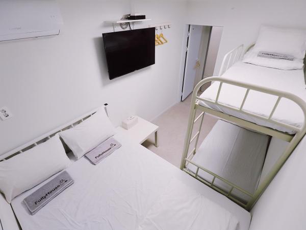 Fully Mini Hotel : photo 1 de la chambre chambre triple