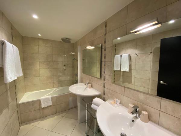 Best Western Premier Le Patio des Artistes Wellness Jacuzzi : photo 3 de la chambre chambre deluxe