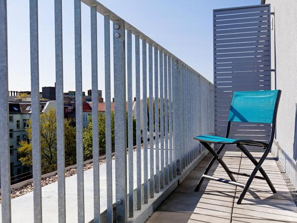 Spreepolis Boardinghaus : photo 2 de la chambre studio avec terrasse