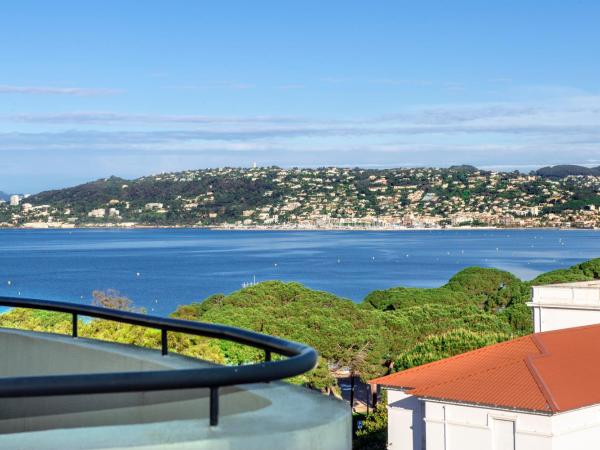 Le 1932 Hotel & Spa Cap d'Antibes - MGallery : photo 1 de la chambre chambre double supérieure avec balcon - vue sur mer - Étage Élevé