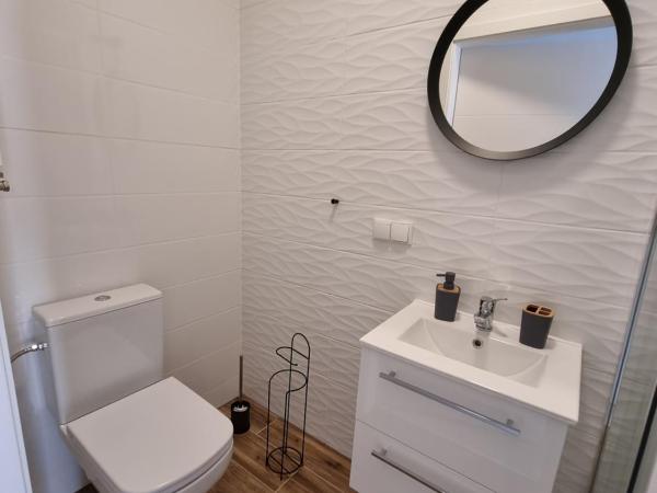 Apartamenty Katowice Stawowa 5 : photo 8 de la chambre studio avec balcon