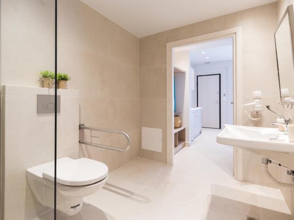 Calmare suites : photo 8 de la chambre studio - accessible aux personnes à mobilité réduite