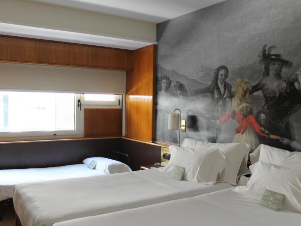 Hotel Goya : photo 4 de la chambre chambre double avec lit d'appoint