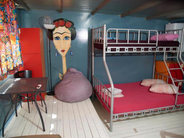 Chillout Lya Hostel & Lounge : photo 6 de la chambre lit dans dortoir pour femmes de 4 lits