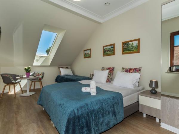 Zamorski BY THE SEA : photo 4 de la chambre chambre triple avec salle de bains privative