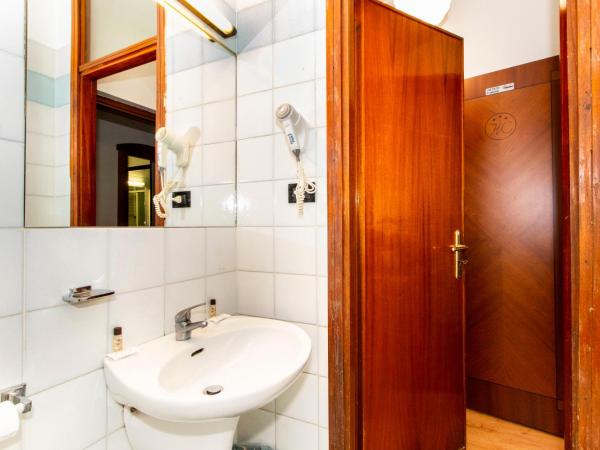 Hotel Cristallo Torino : photo 1 de la chambre chambre triple