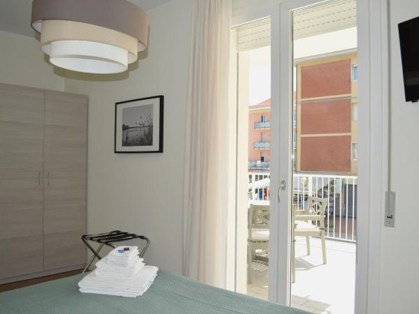 Hotel Riva e Mare : photo 2 de la chambre chambre double avec terrasse