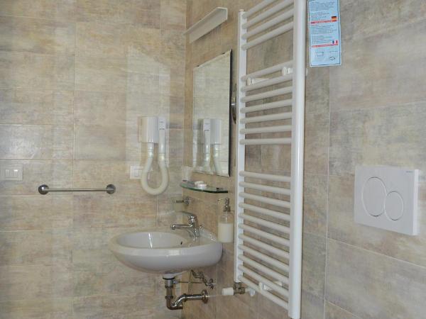 Hotel Riva e Mare : photo 7 de la chambre chambre double deluxe avec balcon - vue sur mer