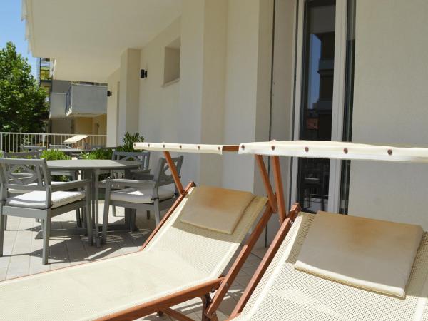 Hotel Riva e Mare : photo 3 de la chambre chambre double avec terrasse