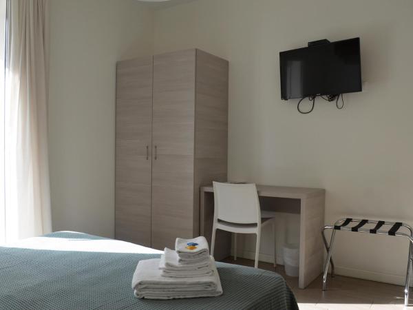 Hotel Riva e Mare : photo 9 de la chambre chambre double avec terrasse