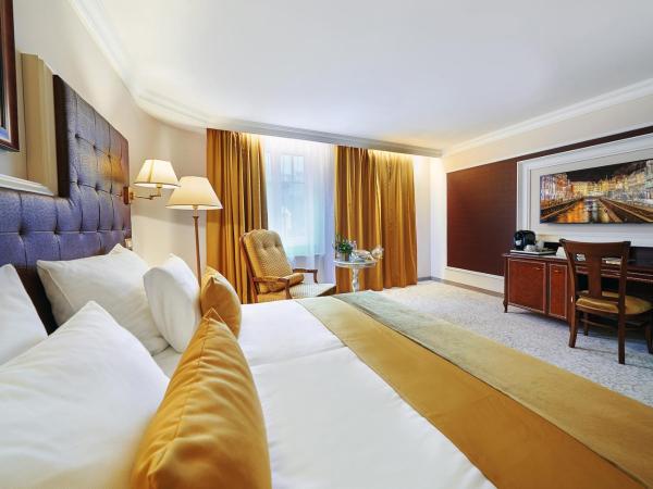 Carlsbad Plaza Medical Spa & Wellness hotel : photo 2 de la chambre chambre double ou lits jumeaux supérieure avec accès au centre de bien-Être