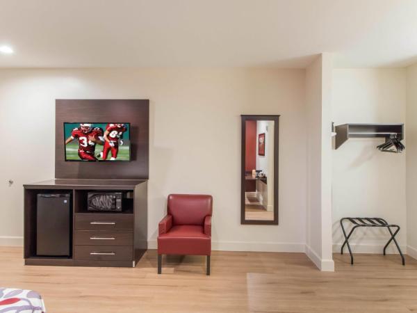 Red Roof Inn Houston - Willowbrook : photo 3 de la chambre chambre lit king-size supérieure - non-fumeurs