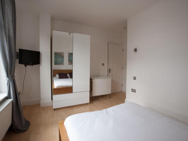 Tooting Rooms by DC London Rooms : photo 8 de la chambre chambre double avec salle de bains privative