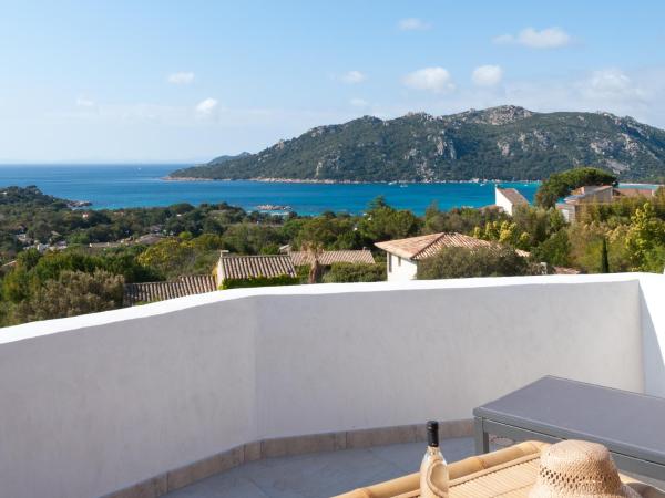 Résidence Marina Di Santa Giulia : photo 10 de la chambre maison 4 chambres avec 3 salles de bains - vue sur mer - casa grecale