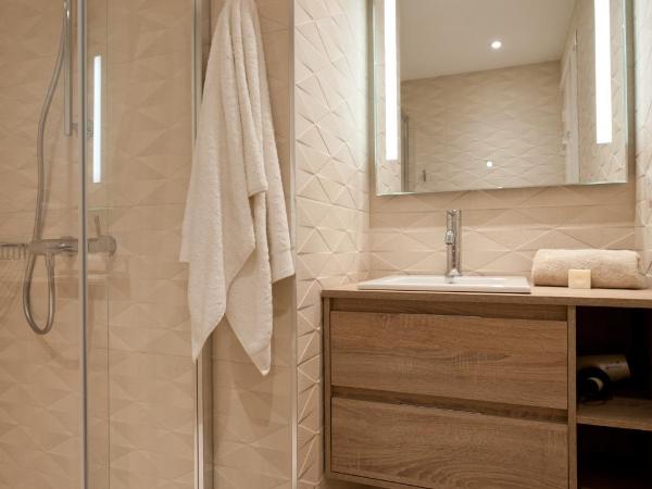 Résidence Marina Di Santa Giulia : photo 8 de la chambre maison 4 chambres avec 3 salles de bains - vue sur mer - casa grecale