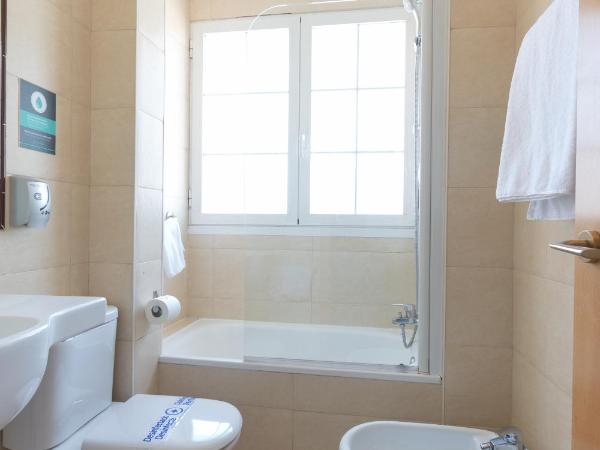 Alda Centro Pamplona : photo 3 de la chambre chambre double ou lits jumeaux standard