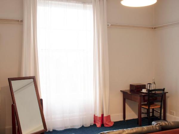 Square Tree House Hotel : photo 3 de la chambre chambre double avec salle de bains privative