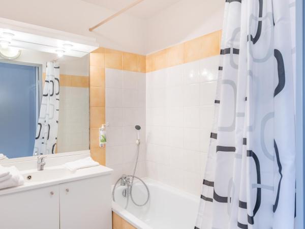 Residence Residhotel Mayflower : photo 7 de la chambre appartement - vue sur piscine