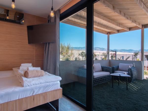 Noa Glamping Resort : photo 7 de la chambre résidence route 66