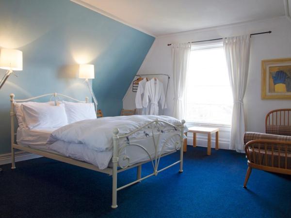 Square Tree House Hotel : photo 2 de la chambre chambre double avec salle de bains privative