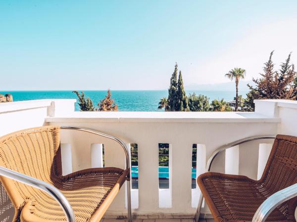 Royal City Hotel : photo 7 de la chambre chambre lits jumeaux - vue sur mer