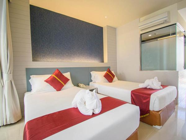 Kiang Haad Beach Hua Hin : photo 5 de la chambre chambre lits jumeaux - vue sur piscine