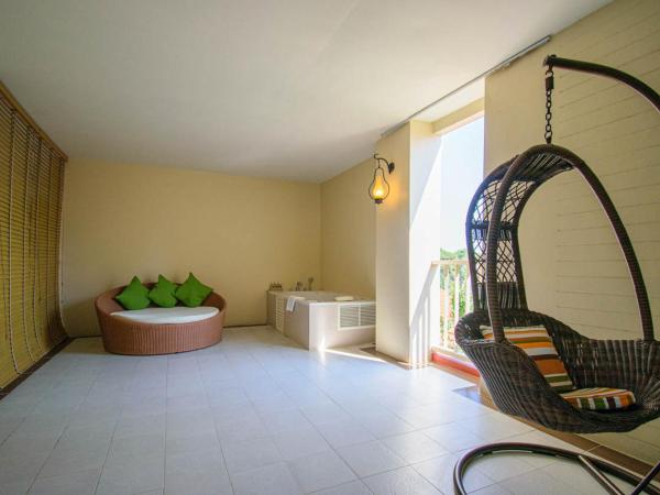 Kiang Haad Beach Hua Hin : photo 9 de la chambre chambre lit queen-size avec baignoire spa