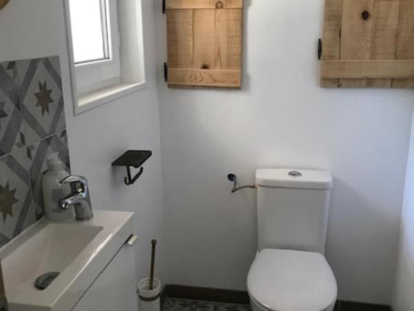 Maison 4 étoiles et Studio 3 étoiles indépendants avec piscine : photo 6 de la chambre villa - vue sur jardin