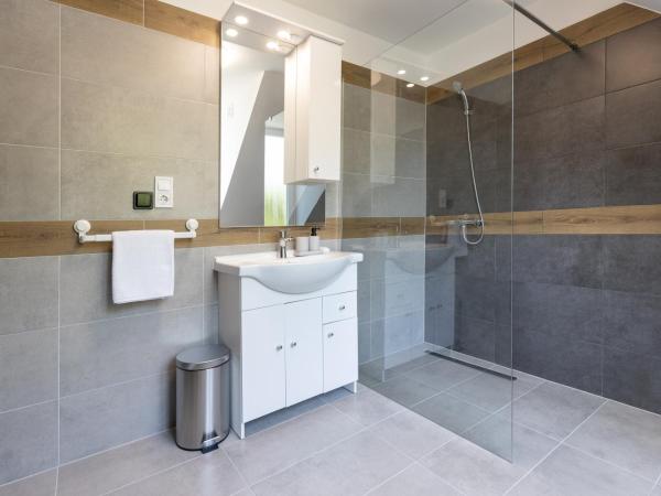 Panzió 81 : photo 2 de la chambre chambre familiale supérieure