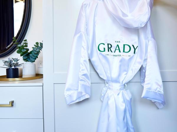 The Grady Hotel : photo 4 de la chambre chambre lit king-size traditionnelle