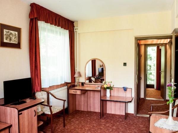 Beatrix Hotel : photo 4 de la chambre chambre familiale