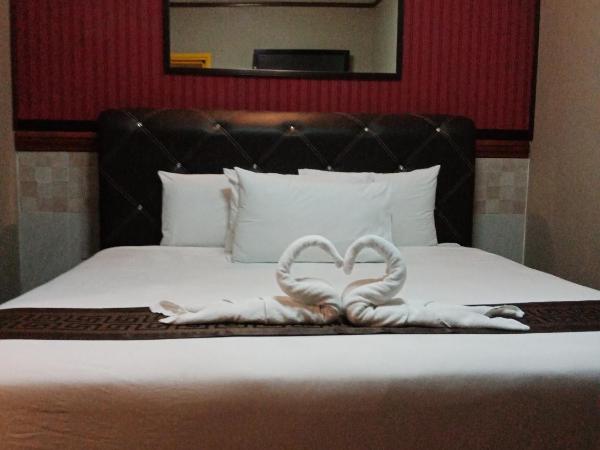 HOTEL SRI IMPIAN : photo 4 de la chambre chambre lit king-size deluxe