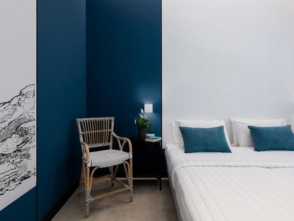 Cocoon City Hostel : photo 2 de la chambre chambre double ou lits jumeaux avec salle de bains