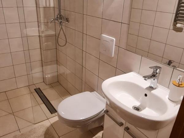 Villa Kapitańska : photo 10 de la chambre chambre double avec salle de bains privative et balcon