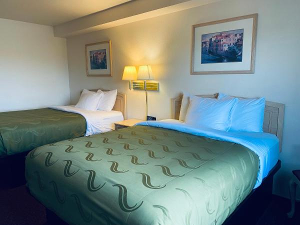 Quality Inn Albuquerque East I-40 Juan Tabo Exit : photo 6 de la chambre chambre standard avec 2 lits queen-size - non-fumeurs