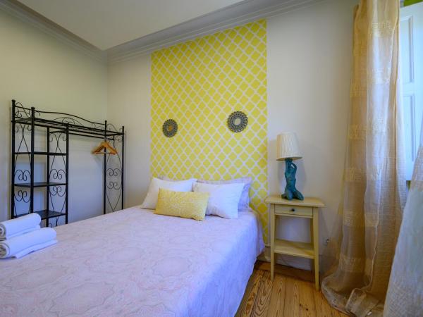 Terrace Lisbon Hostel : photo 3 de la chambre chambre double - vue sur rue