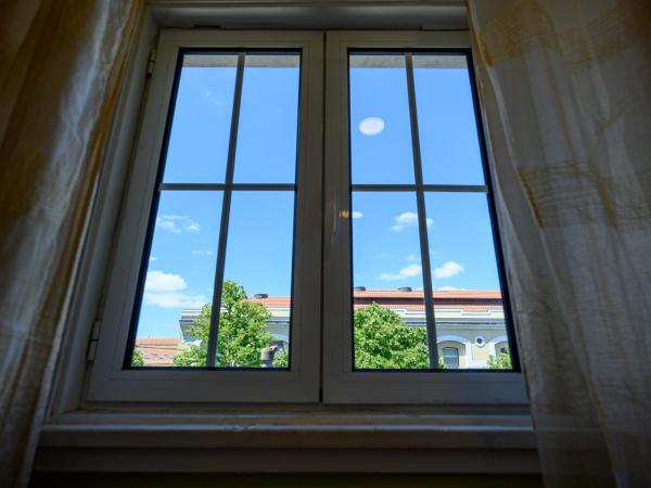 Terrace Lisbon Hostel : photo 5 de la chambre chambre double - vue sur rue