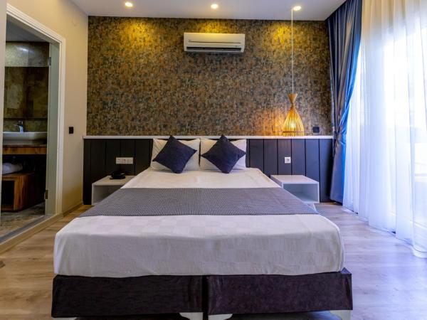 Der Inn Hotel Konyaaltı : photo 1 de la chambre chambre double deluxe avec balcon