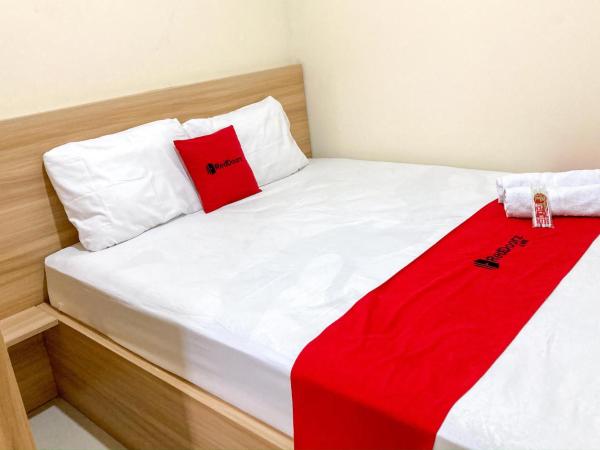 RedDoorz near Sleman City Hall Yogyakarta : photo 8 de la chambre chambre double supérieure