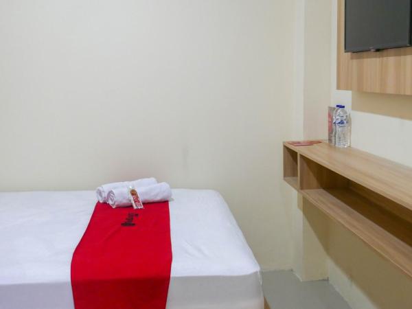 RedDoorz near Sleman City Hall Yogyakarta : photo 2 de la chambre chambre double supérieure