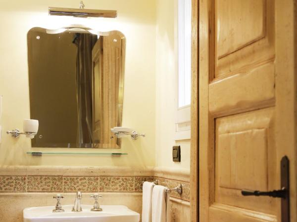 Albergo delle Drapperie : photo 5 de la chambre chambre lits jumeaux standard