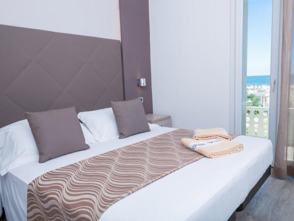 Hotel Baby : photo 2 de la chambre chambre double supérieure à occupation simple - vue partielle sur mer