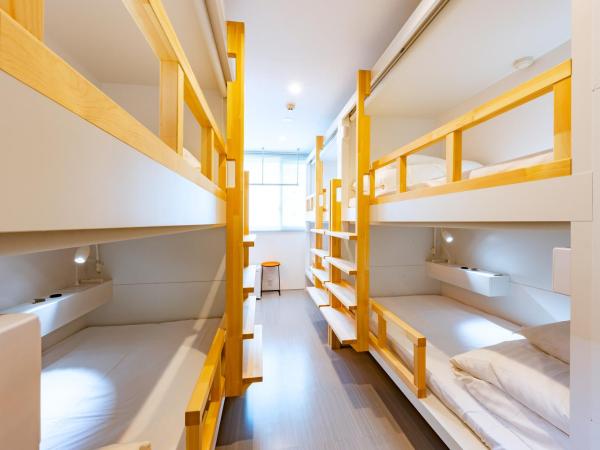 plat hostel keikyu sapporo sky : photo 2 de la chambre chambre familiale avec salle de bains privative