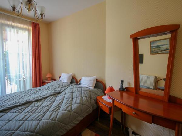 Balazs Villa : photo 1 de la chambre chambre triple - accessible aux personnes à mobilité réduite