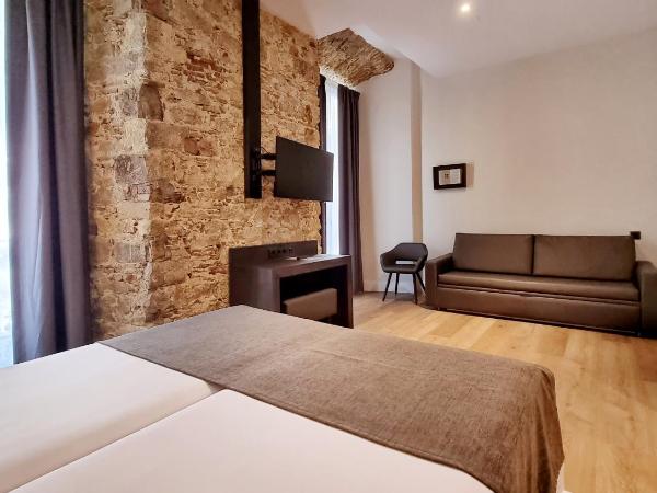 Hotel Sant Agustí : photo 3 de la chambre chambre familiale