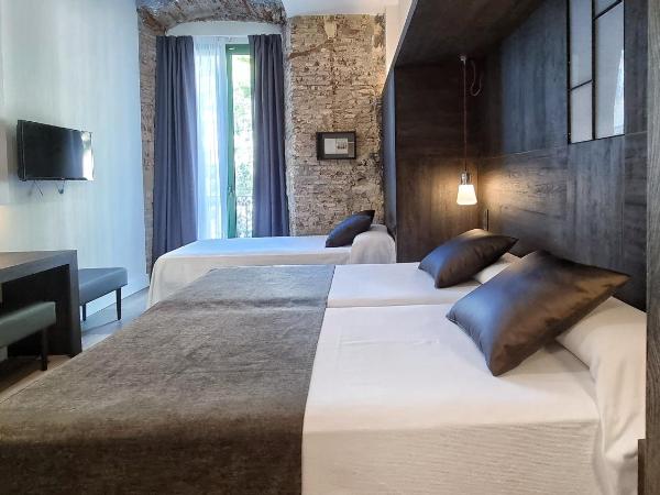 Hotel Sant Agustí : photo 4 de la chambre chambre triple confort - vue sur intérieur