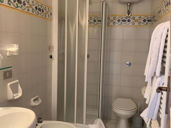 Hotel Metropole : photo 3 de la chambre chambre double Économique